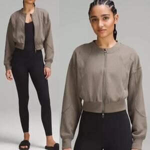 Lululemon Ribbed Softstreme Cropped Jacket Size 4 Gray Brown Full Zip